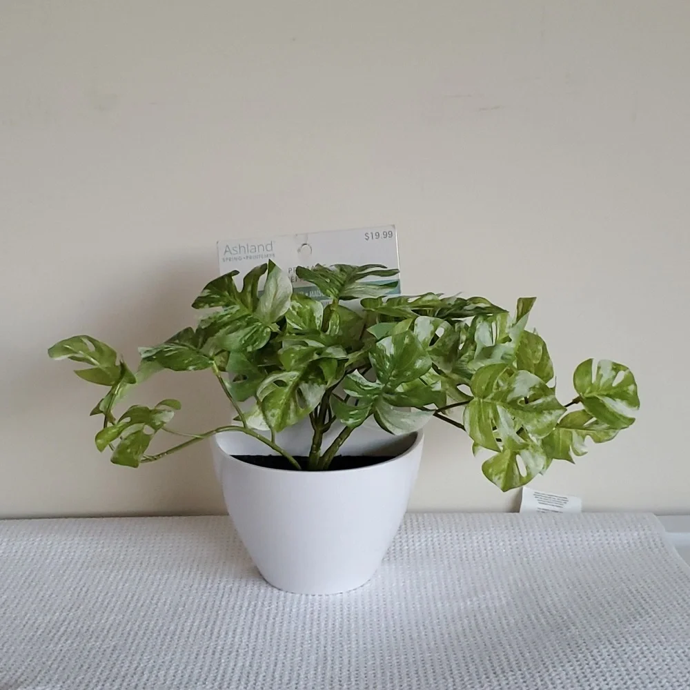 FAUX GREENERY PLANT DECOR